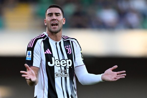 弗拉霍维奇:今晚可能想着错失的那个得分 未来问题?没给我压力