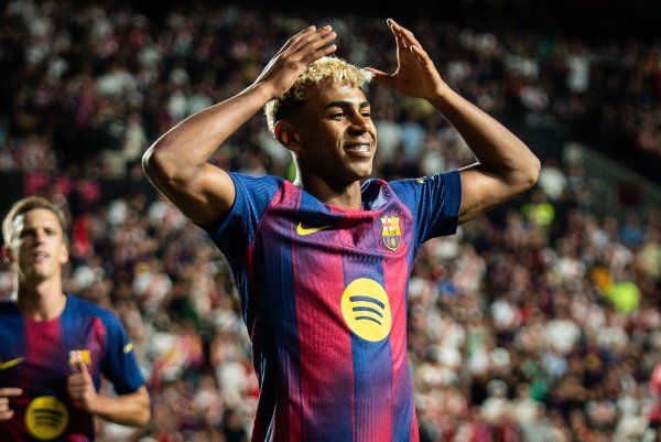 世体：为增加收入，巴萨计划在12月前往海外参加友情  赛