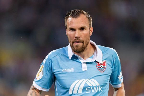 37岁继续踢！“大十字”格罗斯克洛伊茨签约德国第7级别职业联赛  球队